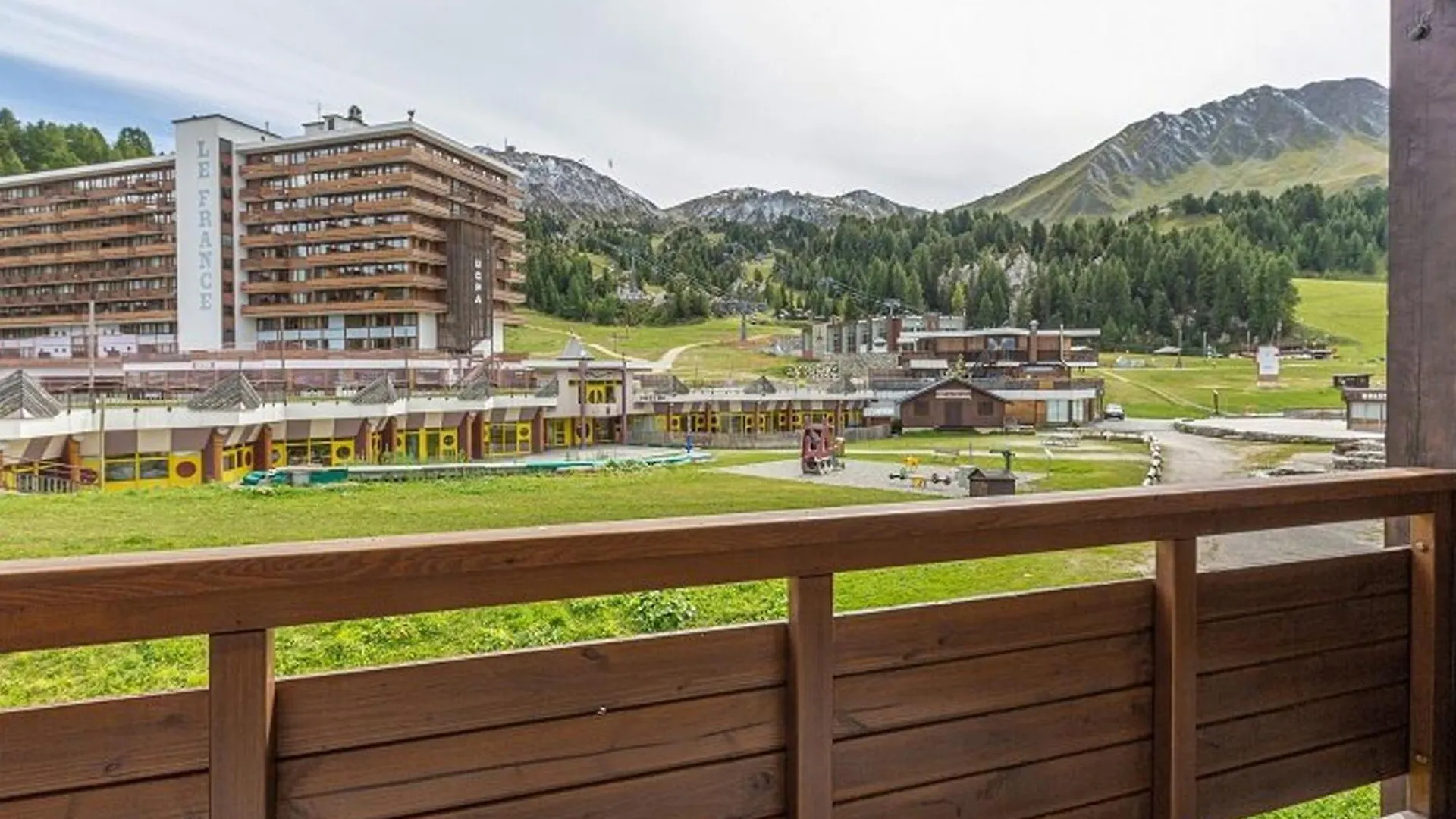Studio Confortable Au Pied Des Pistes A Plagne Centre Avec Balcon Ensoleille - Fr-1-351-115 La Plagne Frankrijk