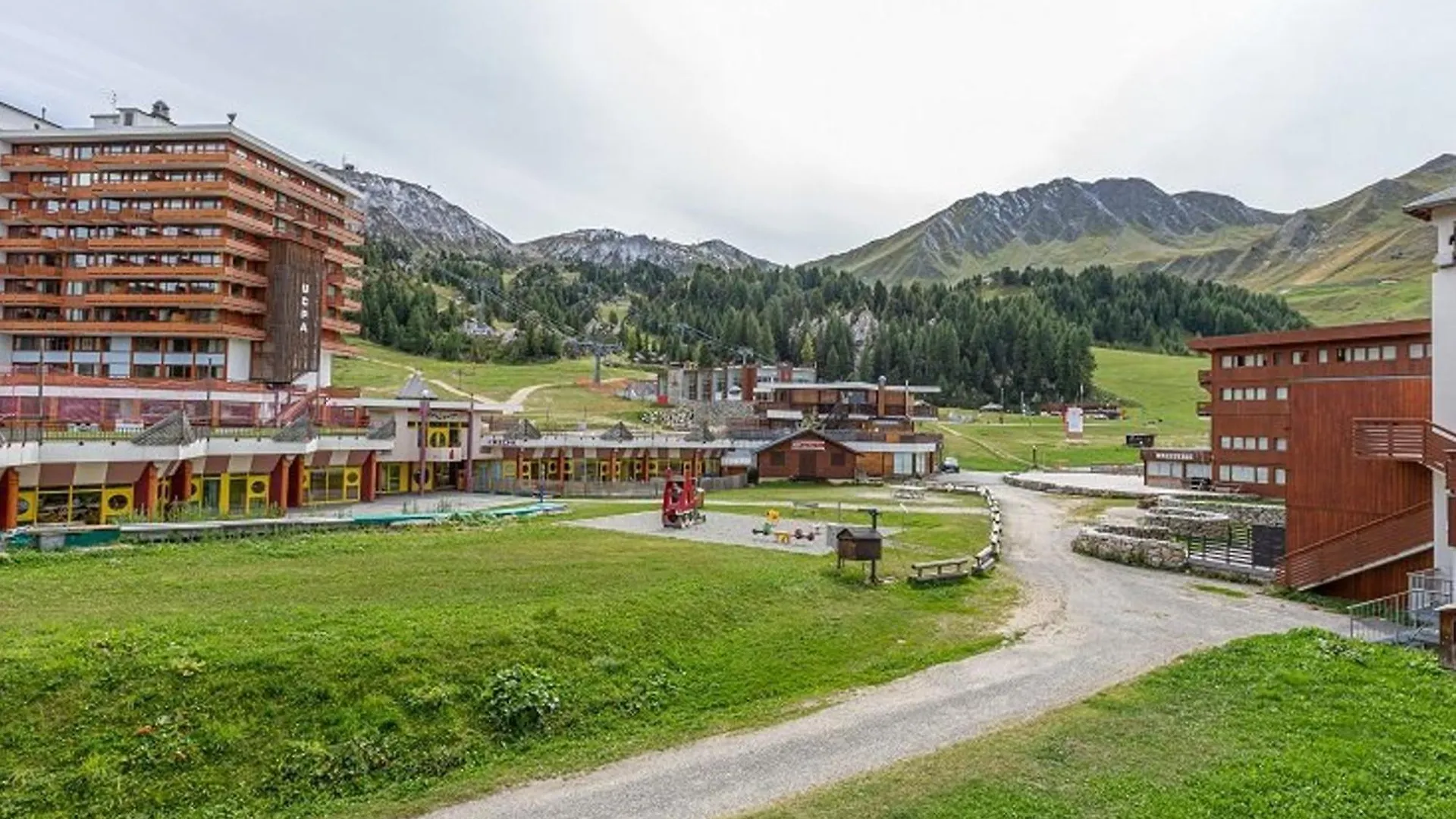 Studio Confortable Au Pied Des Pistes A Plagne Centre Avec Balcon Ensoleille - Fr-1-351-115 La Plagne 0*,  Frankrijk